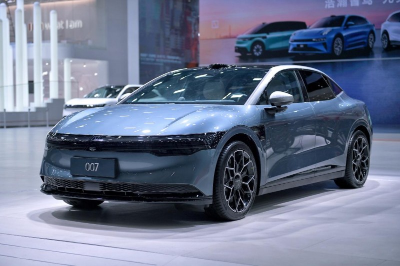 2025款极氪007迎来重大利好，想买车的年轻人千万别错过！-鹏城车网