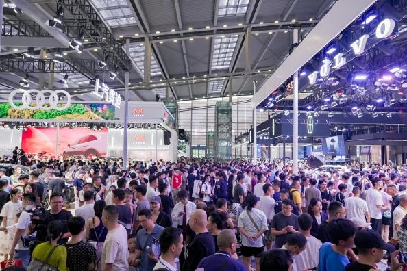 五一别挤了！《这届车展摊牌了：补贴狂撒｜底价对决》